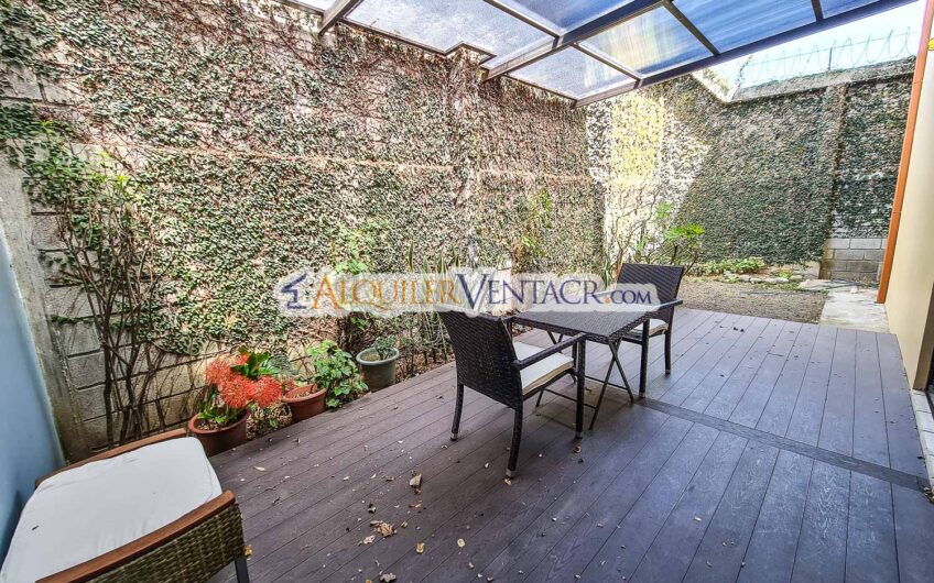 Condo de 350 m2 con full vistas / terraza y línea blanca en Guachipelín Escazú