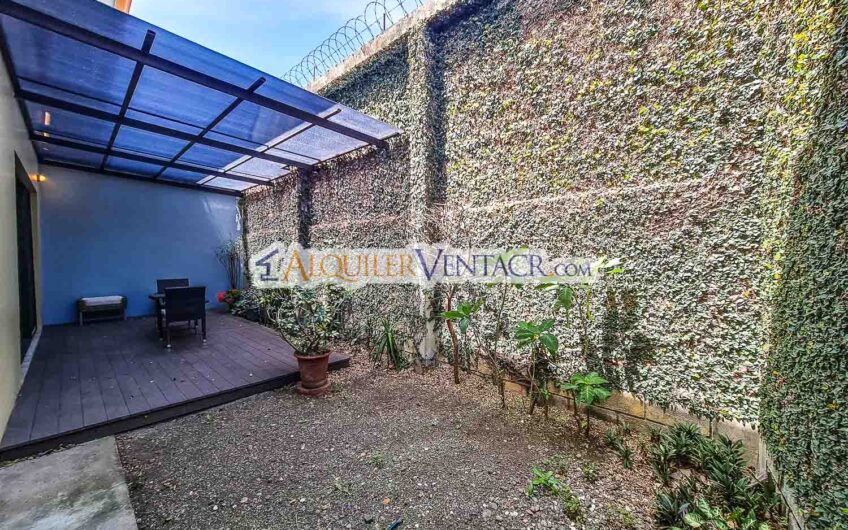 Condo de 350 m2 con full vistas / terraza y línea blanca en Guachipelín Escazú
