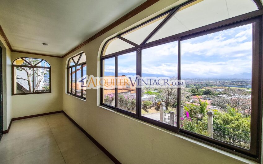 Condo de 350 m2 con full vistas / terraza y línea blanca en Guachipelín Escazú