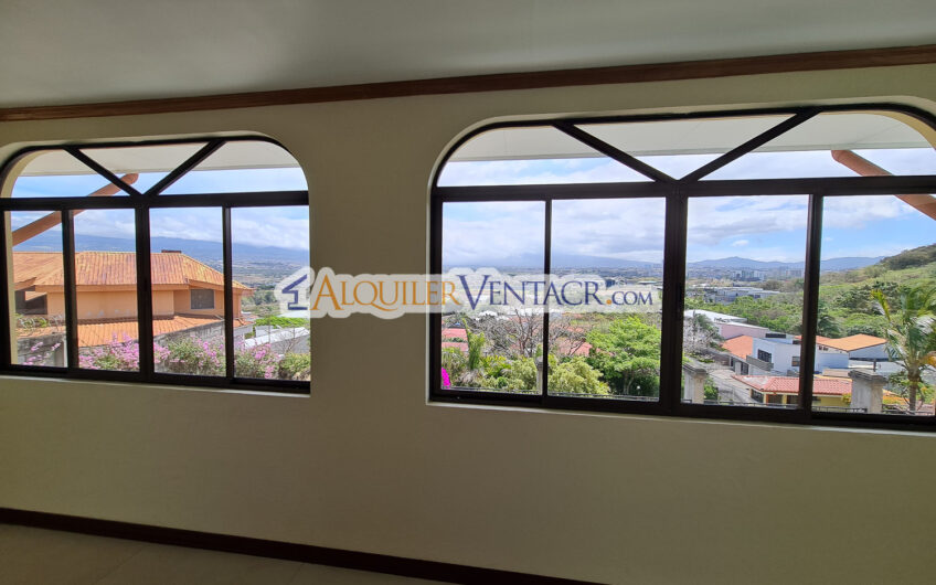 Condo de 350 m2 con full vistas / terraza y línea blanca en Guachipelín Escazú