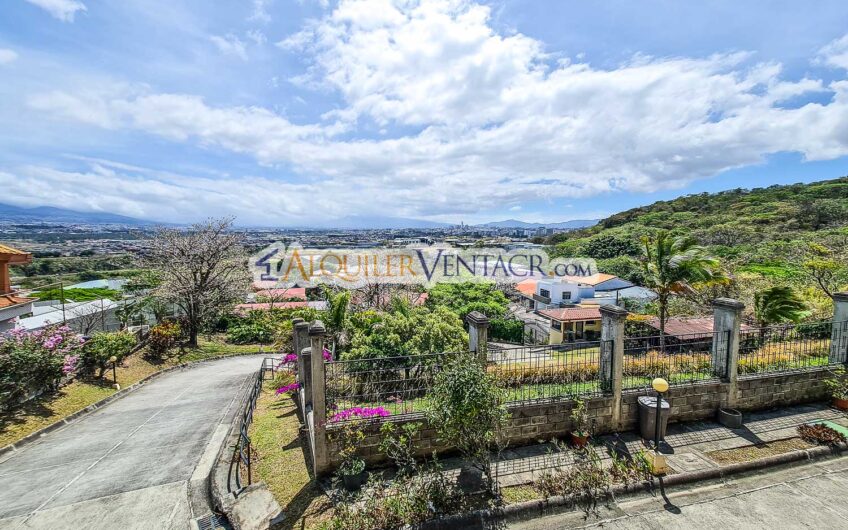 Condo de 350 m2 con full vistas / terraza y línea blanca en Guachipelín Escazú