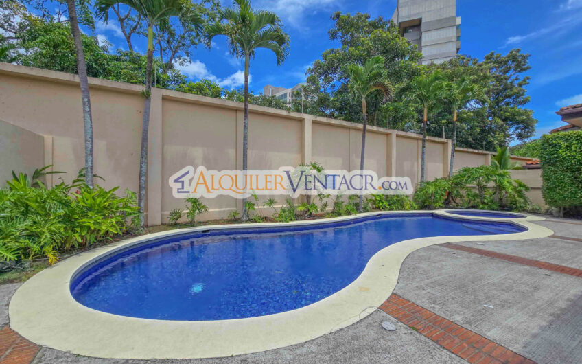 Trejos Montealegre x Avenida Escazú! Condo de 320 m2 con amplio jardín