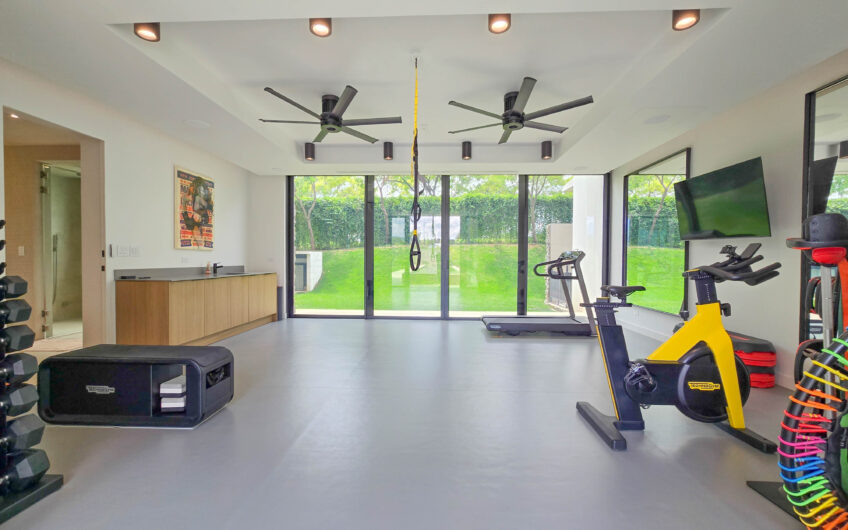Lujosa casa full amueblada con piscina privada y vista en Hacienda Espinal San Rafael de Alajuela