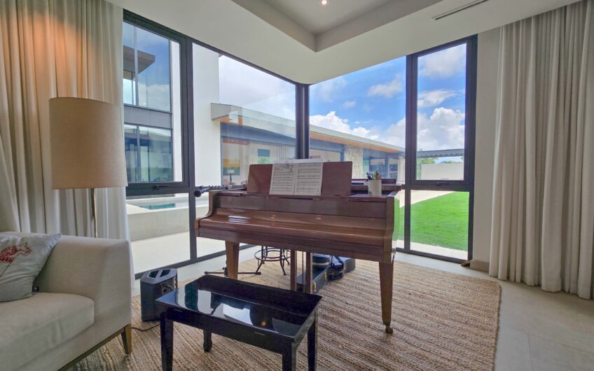 Lujosa casa full amueblada con piscina privada y vista en Hacienda Espinal San Rafael de Alajuela