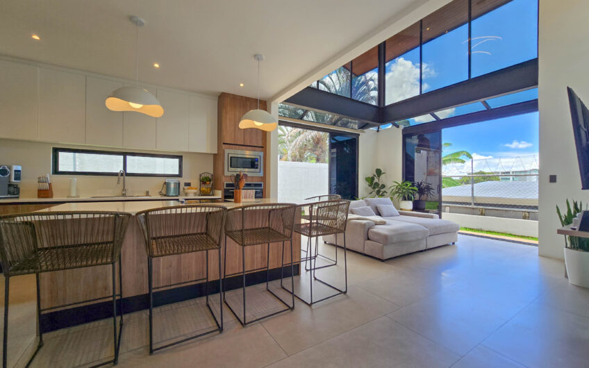 Casa Independiente Contemporánea con Jardín en Bello Horizonte Escazú