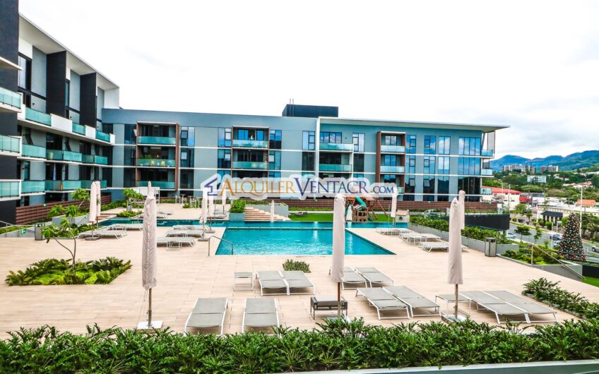 Escazu Village! Apartamento amueblado de 2 habitaciones / balcón