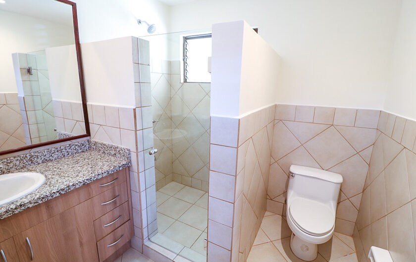 Trejos Montealegre x Avenida Escazú! Condo de 365 m2 con 5 habit. + de servicio