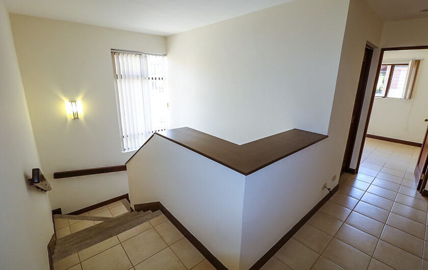 Trejos Montealegre x Avenida Escazú! Condo de 365 m2 con 5 habit. + de servicio