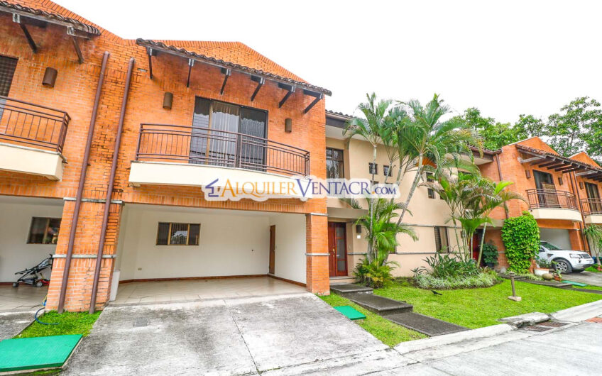 Trejos Montealegre x Avenida Escazú! Condo de 320 m2 con amplio jardín