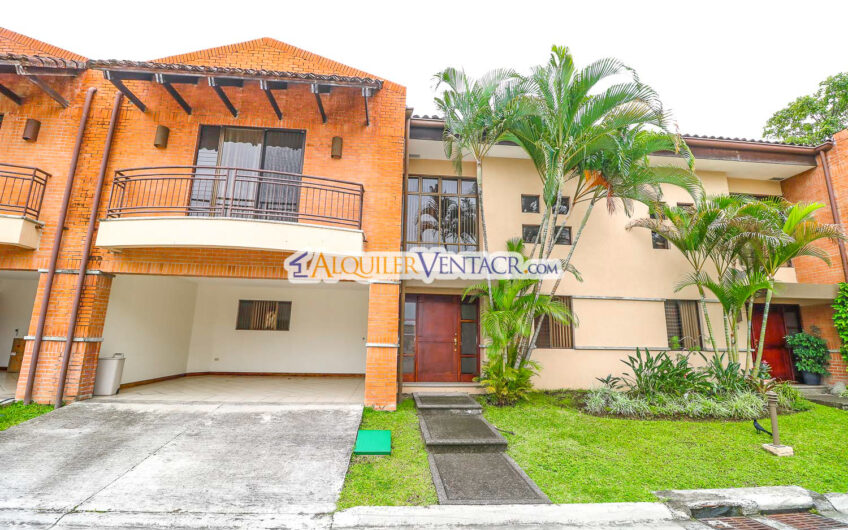 Trejos Montealegre x Avenida Escazú! Condo de 320 m2 con amplio jardín