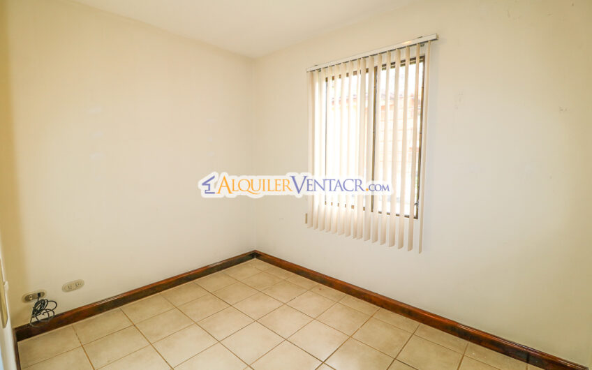 Trejos Montealegre x Avenida Escazú! Condo de 320 m2 con amplio jardín