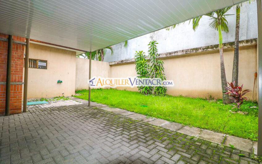 Trejos Montealegre x Avenida Escazú! Condo de 320 m2 con amplio jardín