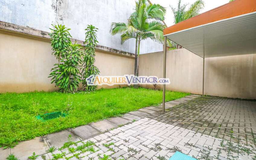 Trejos Montealegre x Avenida Escazú! Condo de 320 m2 con amplio jardín