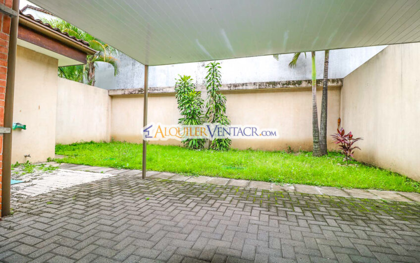 Trejos Montealegre x Avenida Escazú! Condo de 320 m2 con amplio jardín
