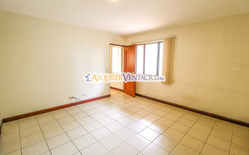 Trejos Montealegre x Avenida Escazú! Condo de 320 m2 con amplio jardín