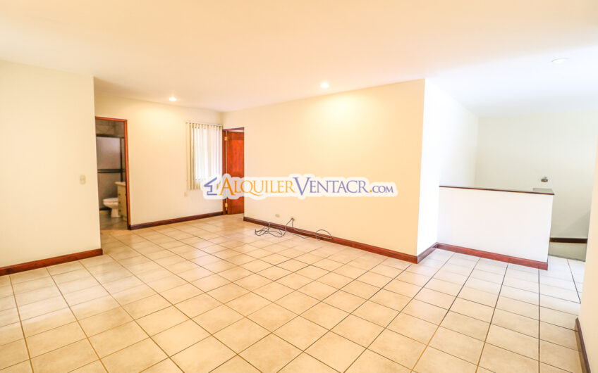 Trejos Montealegre x Avenida Escazú! Condo de 320 m2 con amplio jardín