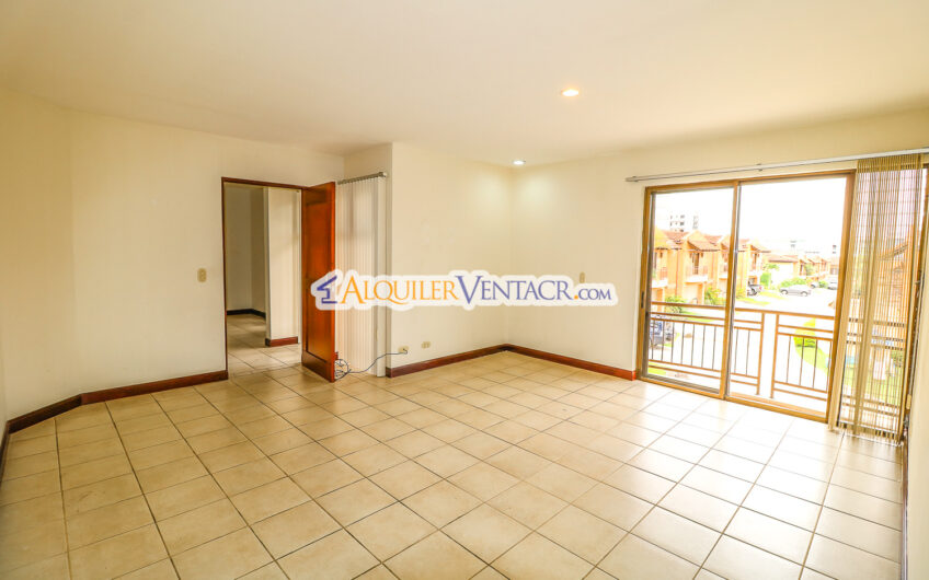 Trejos Montealegre x Avenida Escazú! Condo de 320 m2 con amplio jardín