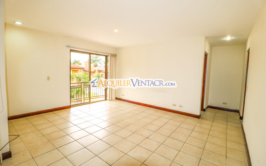 Trejos Montealegre x Avenida Escazú! Condo de 320 m2 con amplio jardín