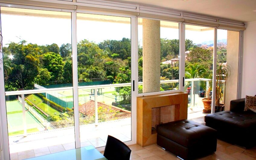 Apartamento de 3 habit.+ de servicio x La Paco San Rafael Escazú