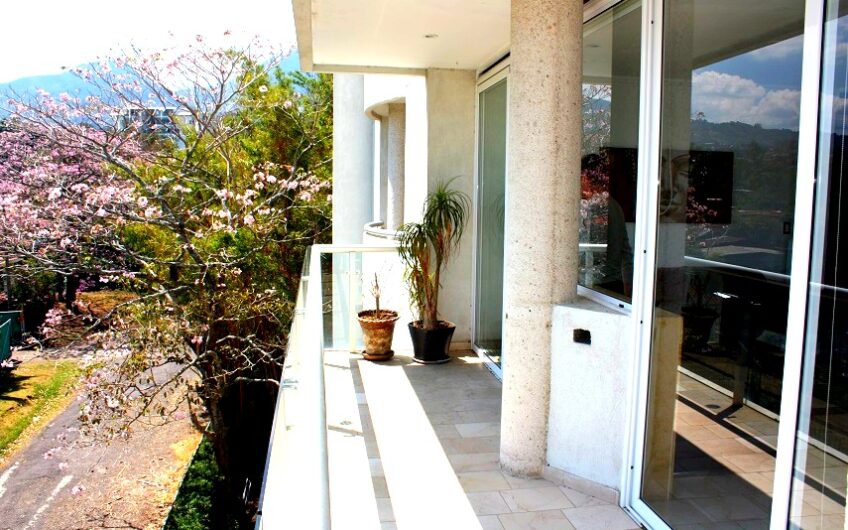 Apartamento de 3 habit.+ de servicio x La Paco San Rafael Escazú